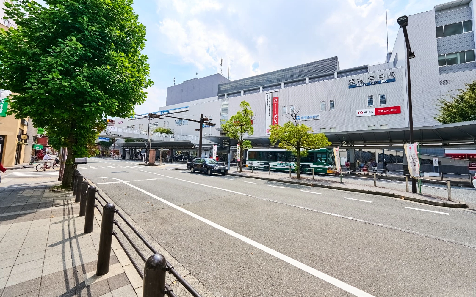伊丹駅から徒歩1分・通いやすさを重視した歯科医院
